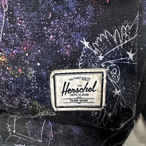 Herschel Heritage Backpack YOUTH Night Sky Animals. - Picture 3 of 8